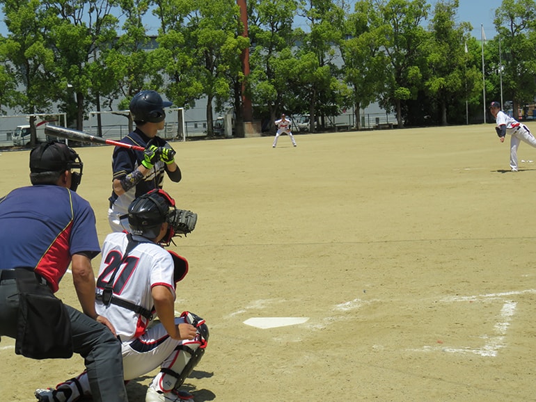 大阪府電設資材卸業協同組合の野球大会で福西電機が優勝！